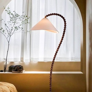 Lampada <span class=keywords><strong>da</strong></span> Terra Vintage Wabi-sabi in Stile Medievale, in Legno Massello di Noce per Soggiorno, Camera <span class=keywords><strong>da</strong></span> Letto Francese, Studio, Design Moderno con Paralume in Tessuto - Product Image 4