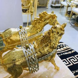 Relógio de mesa estilo medieval, horso de cobre dourado de luxo com base de mármore, relógio antigo desenhado em latão e ouro - Product Image 3