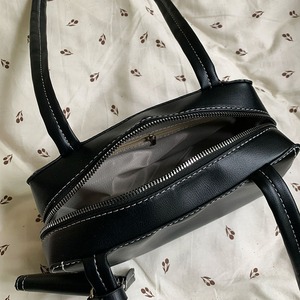 Bolso de Hombro Estilo Boston Negro con Cierre de Cremallera Antirrobo para Uso Diario, Bolso de Mano para Mujer - Product Image 4