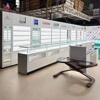 Sundo Sundo : Projet de pose clé en main pour opticien, vitrine de présentation de lunettes, comptoir, aménagement intérieur de magasin, fabricant de présentoirs pour lunettes de soleil