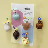 Mini vase en céramique pour réfrigérateur, autocollant décoratif mignon pour réfrigérateur avec porte-fleurs, ornement créatif pour la décoration de la maison