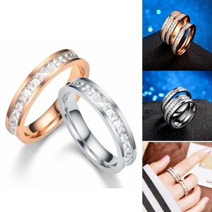 Nouveau produit : Bague simple en acier titane doré 18 carats, personnalisée, en acier inoxydable, inaltérable, pour homme, bijou de main - Product Image 3