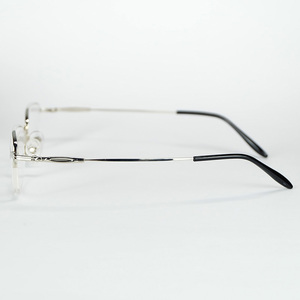 <span class=keywords><strong>Gafas</strong></span> <span class=keywords><strong>de</strong></span> <span class=keywords><strong>lectura</strong></span> <span class=keywords><strong>de</strong></span> medio MARCO <span class=keywords><strong>DE</strong></span> Metal delgadas para mujer <span class=keywords><strong>de</strong></span> alta <span class=keywords><strong>calidad</strong></span>, <span class=keywords><strong>gafas</strong></span> <span class=keywords><strong>de</strong></span> hipermetropía <span class=keywords><strong>de</strong></span> <span class=keywords><strong>buena</strong></span> <span class=keywords><strong>calidad</strong></span> con características inteligentes hechas <span class=keywords><strong>de</strong></span> aleación - Product Image 4