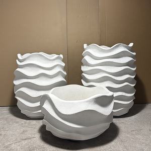 アメリカンスタイルデザインの大型グラスファイバー製プランター、環境に優しい屋内外兼用、植物用、波模様 - Product Image 2