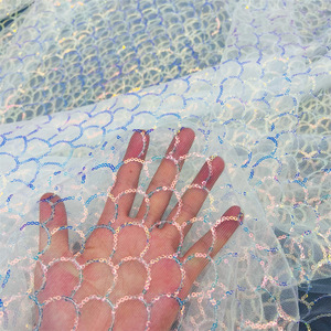 Tela bordada de lentejuelas de malla fantasma blanca 100% poliéster para accesorios de vestido de boda de diseñador DIY toldos-lentejuelas de escamas de pescado - Product Image 3