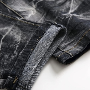 Jeans de Mezclilla Negros Desgastados para Hombre con Bolsillos Laterales con Cremallera, Estilo Urbano, para Uso Diario y Ocasiones Casuales - Product Image 3