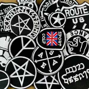 Maßgefertigte Schwarz-Weiße Entchen-Stickerei-Aufnäher, Mond-<span class=keywords><strong>Tarot</strong></span>-Buch, Benutzerdefinierte Größe, Logo, Hut, Jacke, Stickerei-Patches - Product Image 1