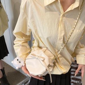 Bolso bandolera con hombro plisado estilo nube, un estilo veraniego simple y versátil para mujer. - Product Image 4