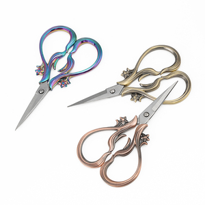 JP <span class=keywords><strong>กรรไกร</strong></span>ตัดเย็บแบบเรโทรกรรไกรปักลายรูปกล้วยไม้สแตนเลสแนววินเทจสไตล์ยุโรป - Product Image 1