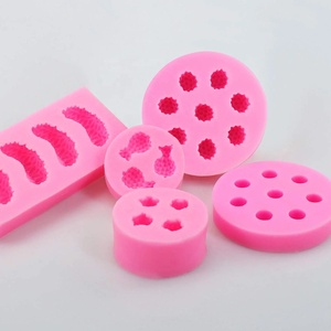 แม่พิมพ์รูปผลไม้ทำจากซิลิโคนสำหรับตกแต่งคัพเค้กแม่พิมพ์รูปผลไม้ขนาดเล็กรูปสตรอเบอรี่ส้มบลูเบอร์รี่ - Product Image 1