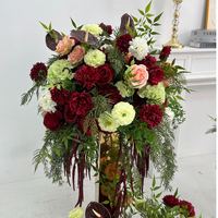 Arrangement floral moderne de haute qualité en soie rouge bordeaux 60 cm pour centre de table de mariage et scène de réception