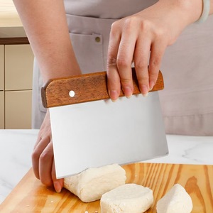 Grattoir à pâte en acier inoxydable avec manche en bois Coupe-pizza en métal et <span class=keywords><strong>hachoir</strong></span> pour outil de cuisson en cuisine - Product Image 5