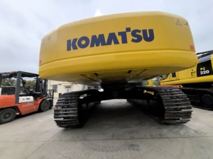 Excavadora de cadenas pesada Komatsu PC400-8 de 40 toneladas, usada en buen estado, para minería e infraestructura vial, en venta. - Product Image 6
