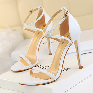 Sandales d'été élégantes et sexy pour femmes, style français, à talon aiguille, avec bride cheville, en PU léger, semelle extérieure en caoutchouc, confortables - Product Image 2