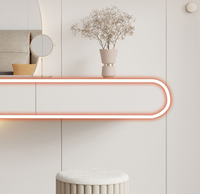 Nouvelle conception de coiffeuse murale avec miroir de maquillage intégré, miroir pleine longueur anti-buée à LED rétroéclairé pour chambre à coucher