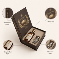 Boîte à whisky personnalisée en forme de livre, boîte rigide de style livre pour whisky single malt avec bouteille de whisky et verre, finition dorée à chaud