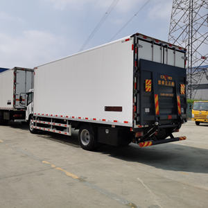 Camion frigorifique professionnel Magitruck Euro 2 pour une livraison fiable de fruits, de fruits de mer et de produits périssables en chaîne du froid - Product Image 6