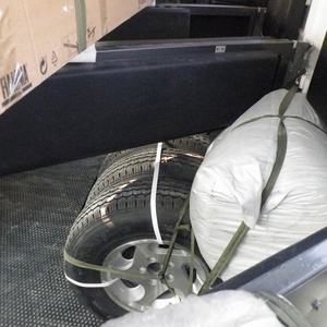 Semirremolque HERUI de Carga Inclinada para 3 Caballos, Construcción de Acero Aleado, Eje Doble, Frenos Eléctricos, Capacidad de Carga de 4T, Alojamiento Tipo RV - Product Image 5
