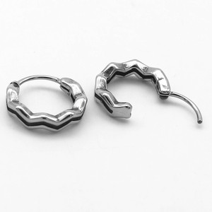 Pendientes geométricos de onda yunnique de acero de titanio para hombres y mujeres, accesorios de moda - Product Image 3