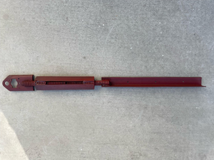 מחבר פלדה מודרני ועמיד במיוחד לתבניות בטון עם פלטה כפופה מתכווננת לגודל, ליישור תבניות ותמיכה בקירות - Product Image 6