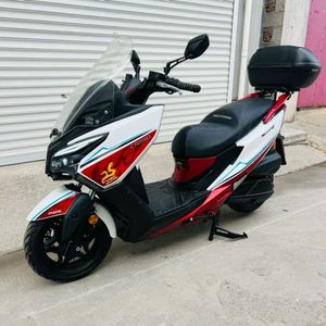 Motocyclette d'occasion Gwangyang 250 Land Cruise à <span class=keywords><strong>essence</strong></span> avec injection électronique et moteur refroidi par eau - Product Image 2