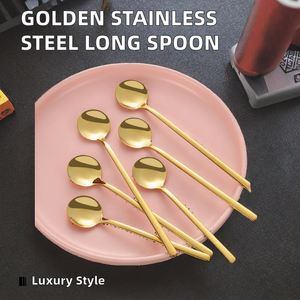 ช้อนสแตนเลสสไตล์เกาหลีขนาดเล็กพร้อมด้ามจับยาวสำหรับกาแฟ ชานม ไอศกรีม ของหวาน ผิวสัมผัสสีทอง - Product Image 2