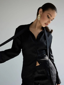 Camisas de Manga Larga con Cuello de Lazo y Botones para Mujer, Estilo Personalizado o con Logotipo ODM, Corte Entallado, Espalda con Cordones, Blusa Elegante para Oficina - Product Image 3