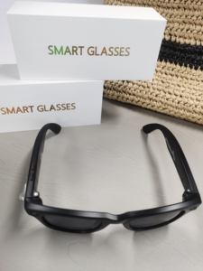 แว่นตาอัจฉริยะ AI กล้องคู่ 720P แปลภาษาแบบเรียลไทม์ <span class=keywords><strong>ค</strong></span>วบ<span class=keywords><strong>ค</strong></span>ุมด้วยเสียงและแอ<span class=keywords><strong>ป</strong></span> <span class=keywords><strong>ค</strong></span>วบ<span class=keywords><strong>ค</strong></span>ุมด้วยระบบสัมผัส กันน้ำระดับ IPX-65 เครื่องเล่นเพลง - Product Image 5