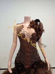 Ocstrade Listo para Enviar - Contacta Antes de Ordenar Vestido de Noche/Fiesta Sirena con Plumas Marrones, Un Hombro Descubierto, Pedrería y Cola de Tul con Volantes - Product Image 4