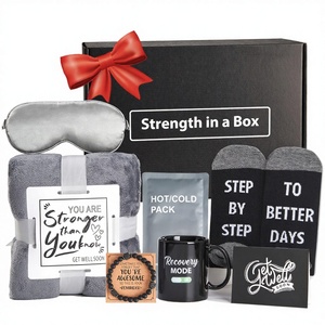 Pacchetto Regalo di Recupero Post-Operatorio per Uomini - Set con Coperta in Peluche, Tazza e Calzini (Per Papà e Amici) Auguri di Pronta Guarigione per Uomini - Product Image 1