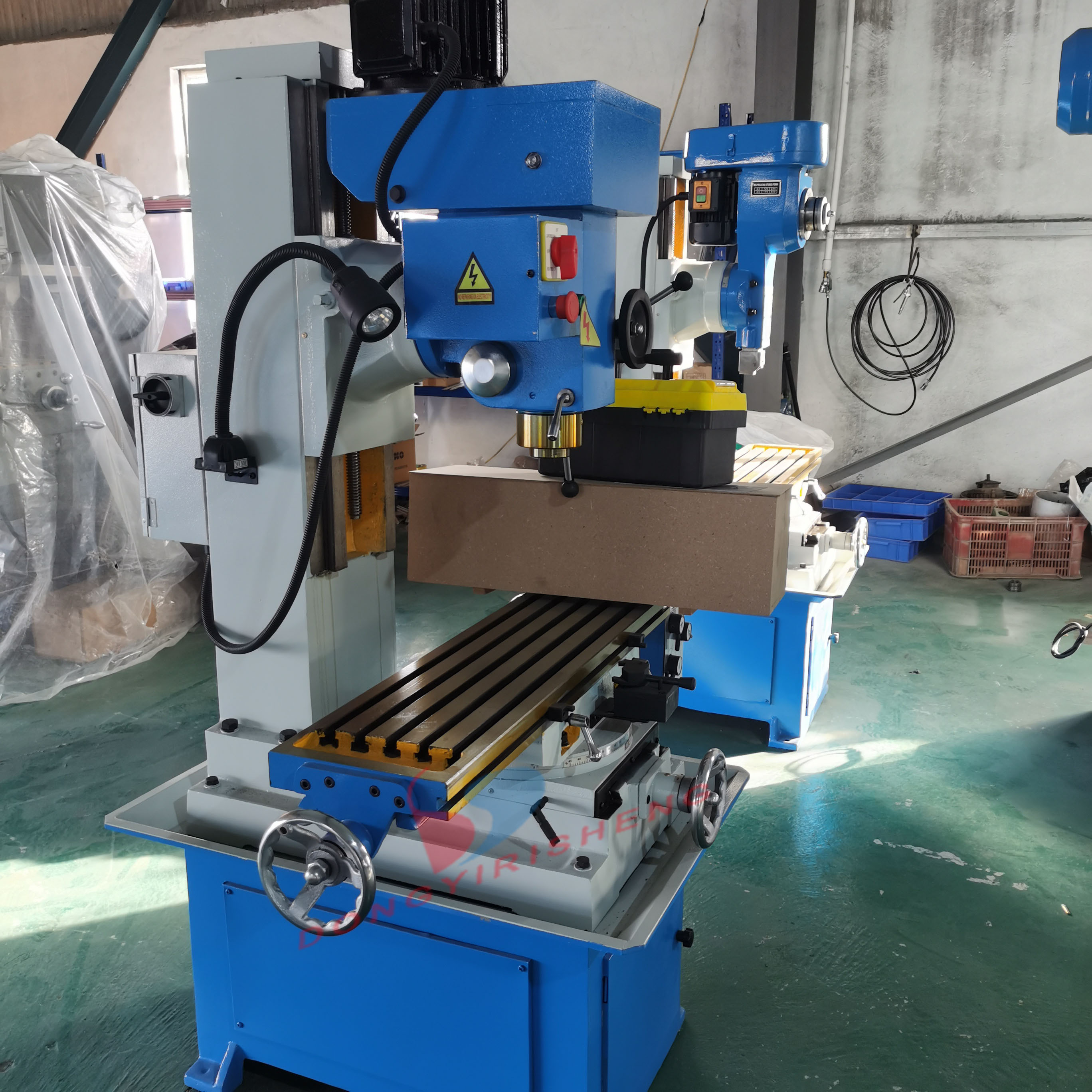 ZX50C Vertical Drilling and Milling Machine with Plug Function 1