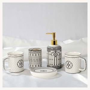 Service <span class=keywords><strong>de</strong></span> vaisselle en céramique <span class=keywords><strong>de</strong></span> luxe Mosaique Au 24 Platinum pour restaurant à thème, assiettes, tasses et soucoupes, vente en gros sur mesure - Product Image 6