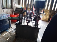 Machine de remplissage et de scellage rotative pour yaourt, machine de remplissage et de scellage pour jus de fruits, machines de remplissage et de scellage pour gobelets