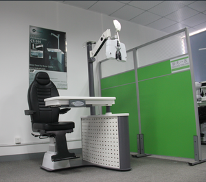 Unidade de Cadeira Oftalmológica Automática com 90 °   Mesa Rotativa e Suporte Motorizado com Funções Completas para Lâmpada de Fenda e Refratômetro - Product Image 4