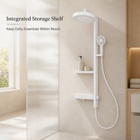 Colonne de douche murale en acier inoxydable blanc avec pommeau de pluie, douchette à jet doux, support de rangement et commande à bouton-poussoir pour hôtel
