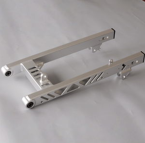 Accesorios para Motos: Brazo Oscilante para Motocicleta, Apto para Modificación de Brazo Oscilante WAVE125110XRMSRL115W125 - Product Image 1