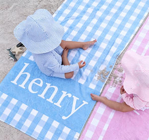 Serviette de plage personnalisée en microfibre à carreaux vichy doux pour filles, idéale pour les fournitures de fête au bord de la piscine pour enfants - Product Image 3