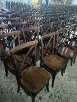 Vente en gros Hôtel Banquet Fête de mariage Événement Croix X Dos Empilable Châtaigne Crossback Chaise Bois