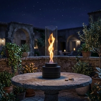 Cheminée d'extérieur portable à bioéthanol, modèle cylindrique haut en métal perforé, base noire, flamme spirale, pour table ou extérieur