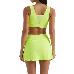 Ensemble de sport personnalisable pour femme : débardeur de yoga respirant et anti-transparence, mini-jupe de tennis taille haute amincissante - Product Image 2