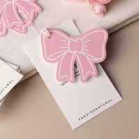 Étiquettes suspendues en carton personnalisées en forme de nœud rose avec code-barres pour chaussettes, chaussures, vêtements et étiquettes de vêtements – Vente en gros