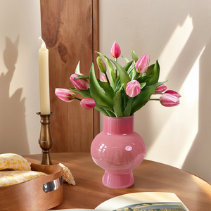 Vente en gros de 7 tulipes haut de gamme avec texture en caoutchouc souple, décorations de bureau, bouquets de fleurs pour photographie, plantes vertes simulées - Product Image 2