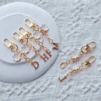 Porte-clés marguerite 26 lettres, porte-clés alphabet doré avec breloque fleur, vente en gros