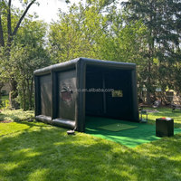 Tente de simulation de golf gonflable 12x15 noire et blanche avec projecteur pour entraînement en extérieur