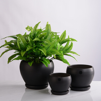 Pemasok taman Pot taman dalam ruangan dekoratif tiga Pot untuk penanam bunga dapat ditumpuk dengan Pot piring Set tanaman