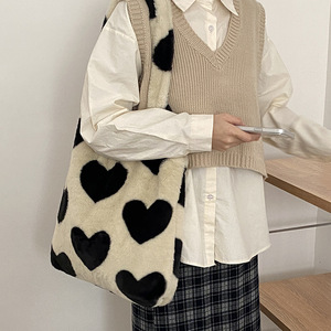 Bolso de Mano de Felpa con Forma de Corazón para <span class=keywords><strong>Niñas</strong></span>, Otoño-Invierno 2026, Bonito Bolso de Hombro con Cierre de Hebilla y Dos Asas/Correas - Product Image 1