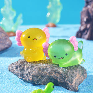 Animaux en résine créatifs, rêveurs, cosmiques, de couleur pastel, axolotls gelatinés qui brillent dans le noir pour globe à <span class=keywords><strong>neige</strong></span> DIY, pays des merveilles d'hiver - Product Image 5