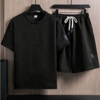 Les essentiels de l'été pour les hommes: short et t-shirt légers et respirants-Look sportif