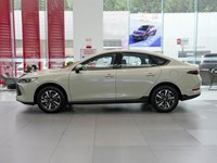 2025 BYD QIN PLUS Sedan FWD Kendaraan Listrik 57.6kWh Ps 100kw/180nm R17 Intelligent Driving Auto Surpassing Edition LHD