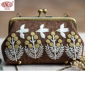 Vente en gros de portefeuille portable élégant brodé pour les occasions formelles, grande taille, style vintage - Product Image 2